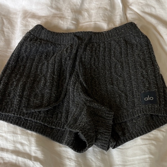 ALO Yoga Pants - ALO Yoga Charcoal Knit Ribbed Lounge Shorts